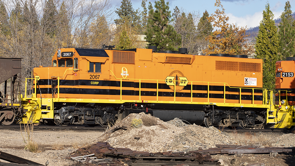 CORP 2067 GP38-3)