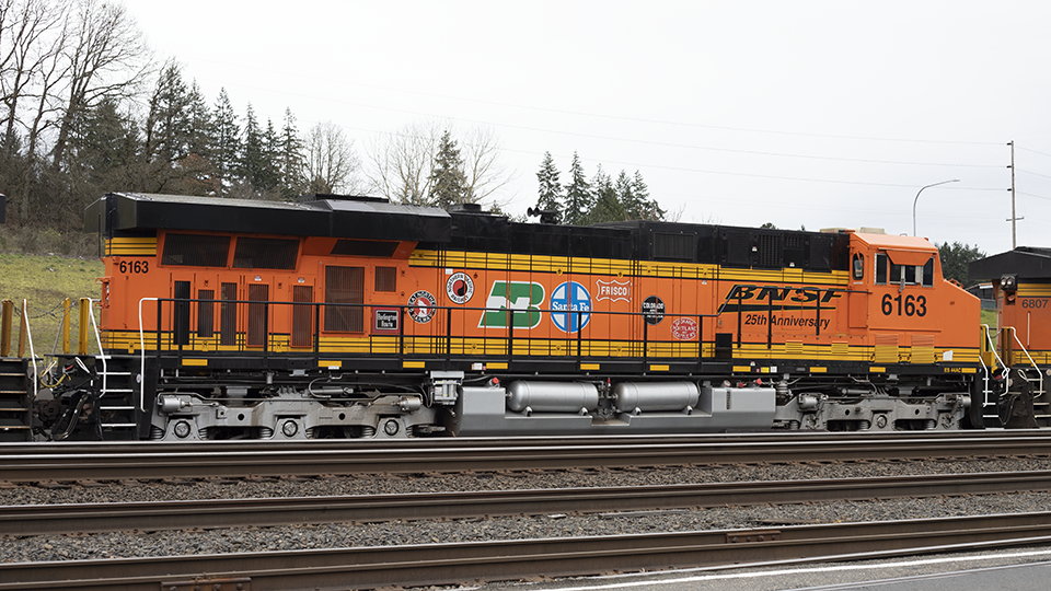 BNSF 6163)