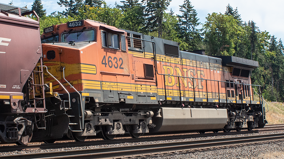 BNSF 4632)