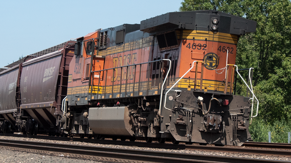 BNSF 6869)