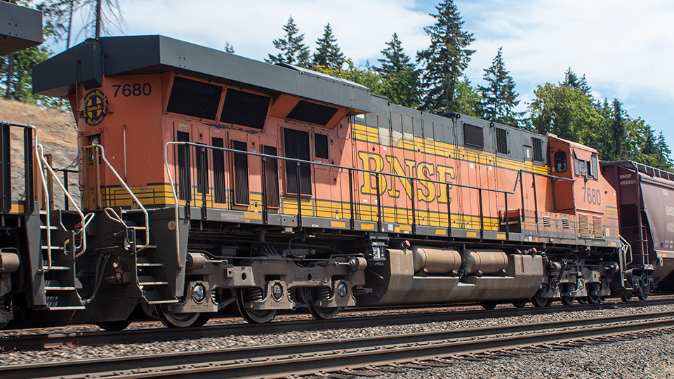 BNSF 7680)