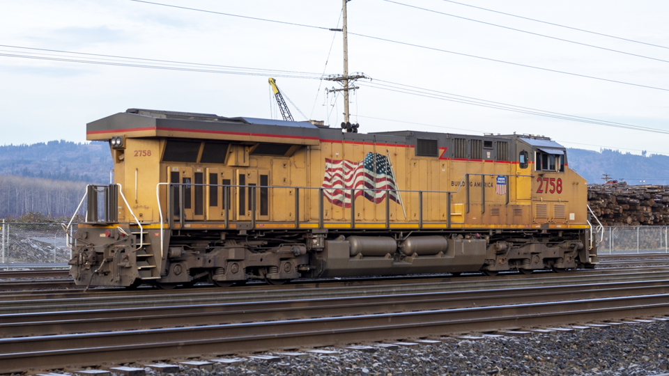 UP 2758