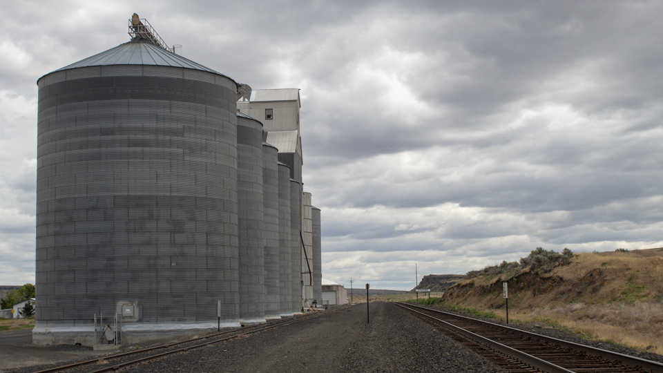 Stratford, WA, looking east