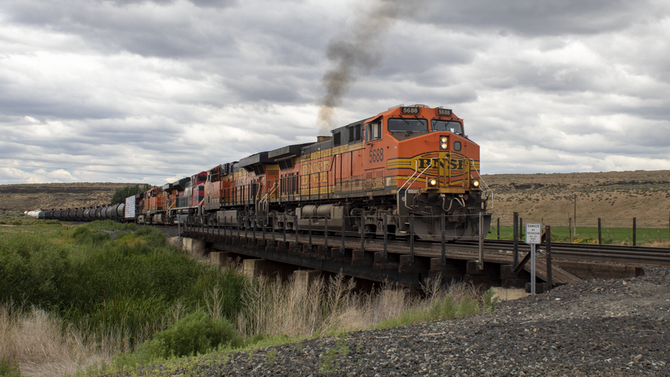 Stratford, WA, looking east