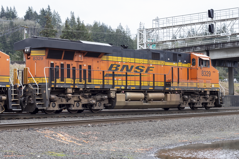 BNSF 8329)